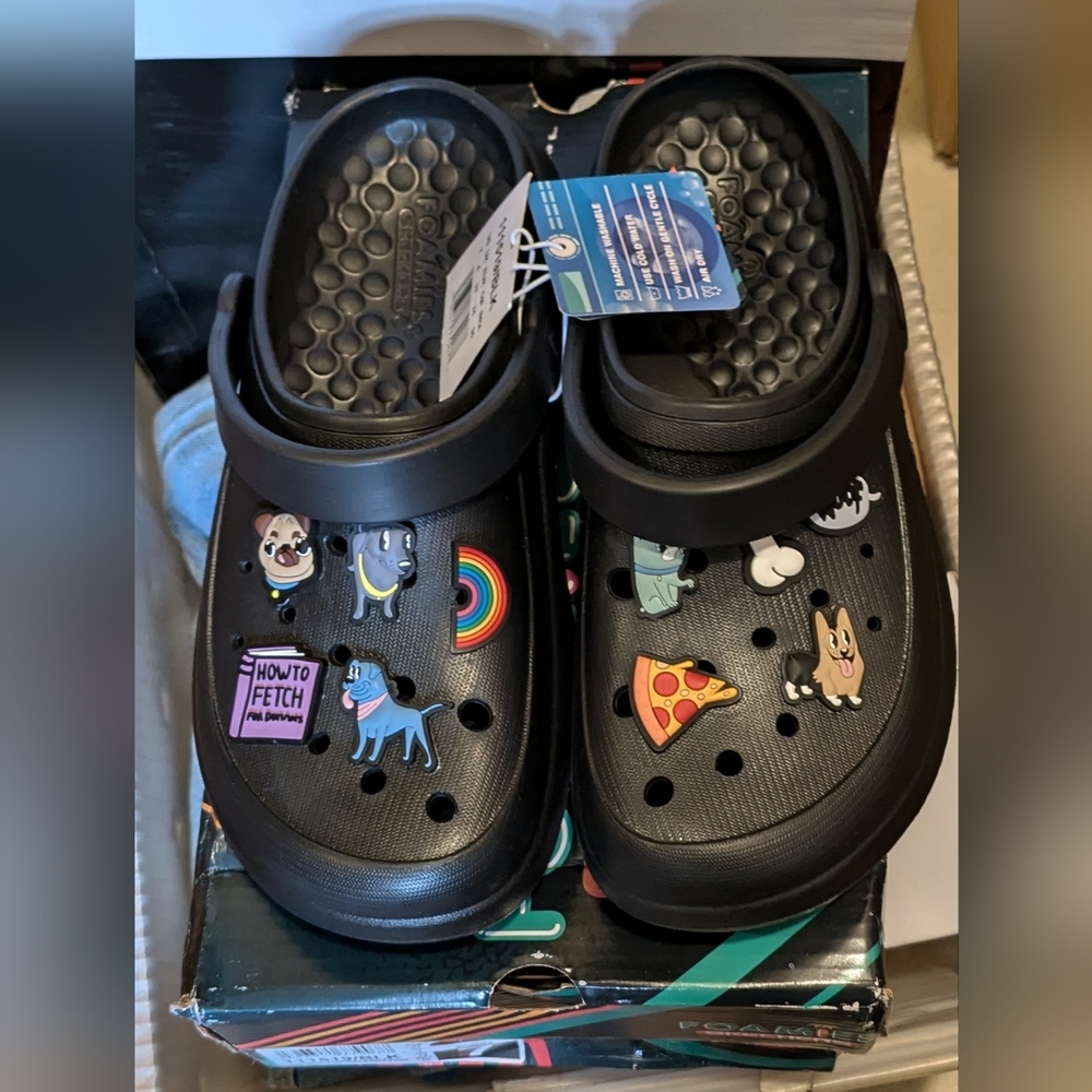 Women's Skechers Foamies Size 7